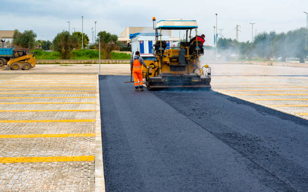 Best Professional Driveway Pavers  in Okauchee Lake, WI